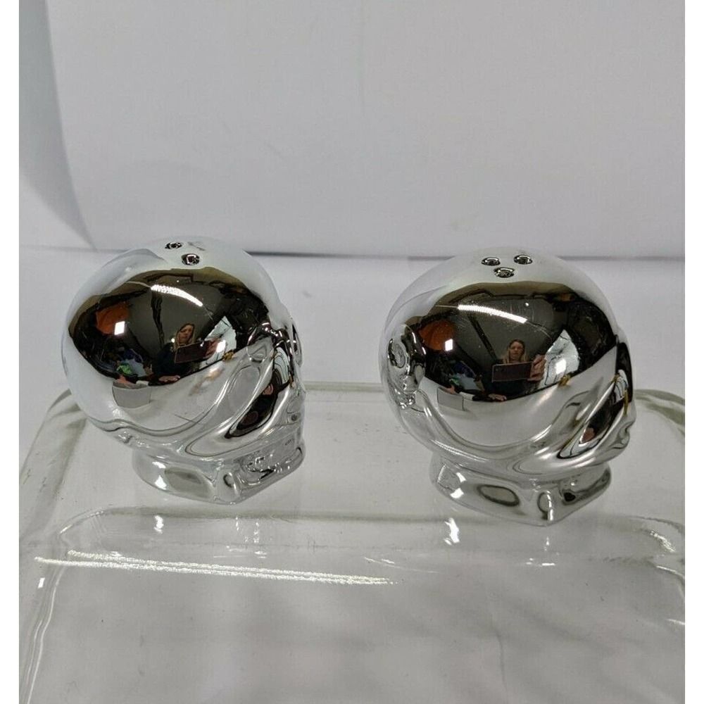 Yankee Candle 2021 Halloween Skull Salt and Pepper Shaker Mirror New in Box‎ - Picture 6 of 9